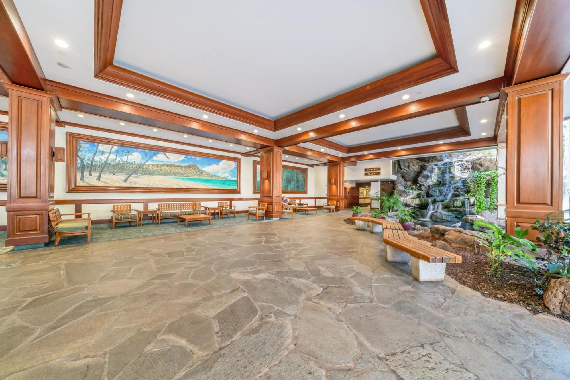 Oceanview 30th Floor Just Steps From Waikiki Beach, Full Kitchen, Free Parking Honolulu
