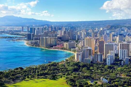 Oceanview 30th Floor Just Steps From Waikiki Beach, Full Kitchen, Free Parking *