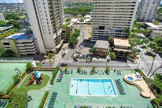 Oceanview 30th Floor Just Steps From Waikiki Beach, Full Kitchen, Free Parking * Honolulu