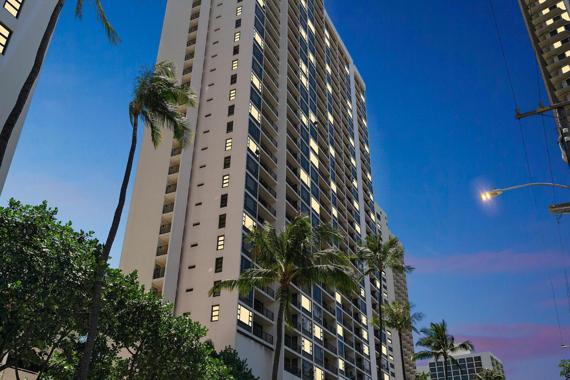 Oceanview 30th Floor Just Steps From Waikiki Beach, Full Kitchen, Free Parking * Honolulu